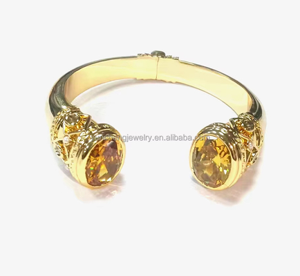پوشش برنج دستبند دستبند دستبند جواهرات سنگ گارنتی جواهرات نقره ای Glitter CZ