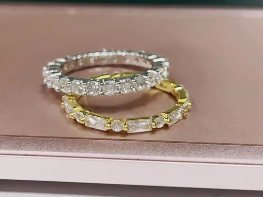 طلا 18K ساده مدرن مستطیل برش سفید CZ 925 استرلینگ نقره زنانه حلقه ابدی جشن هدیه