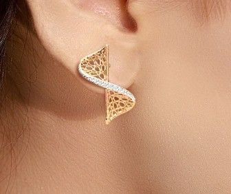 مجموعه گوشواره 2024 با تکنولوژی تنظیم سنگ شکن و میله های پیچ و خم زرکونیا مکعب