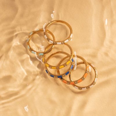 حلقه های چوبی دست ساز 18K طلا شده 925 نقره ای با مروارید سفید زرکونیا کمال گرایانه